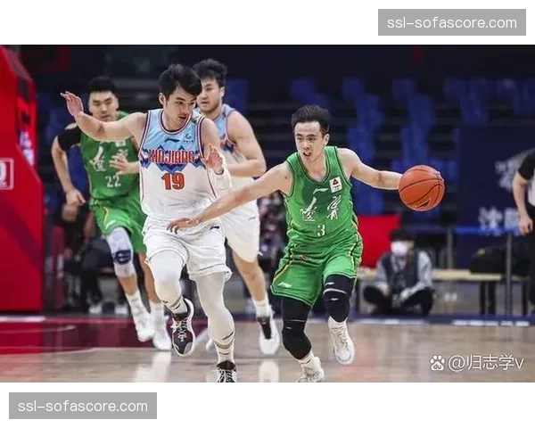 CBA总决赛：辽宁男篮4-2击败新疆，实现三连冠